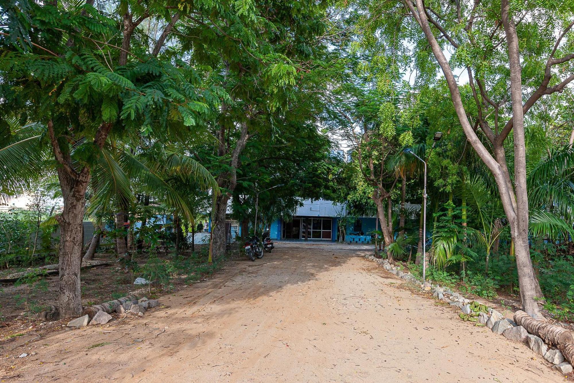 Tiruvannāmalai Collection O Ammayi Hotels & Resorts מראה חיצוני תמונה