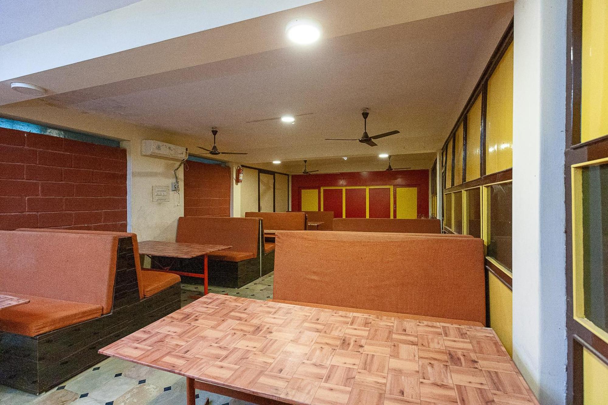 Tiruvannāmalai Collection O Ammayi Hotels & Resorts מראה חיצוני תמונה
