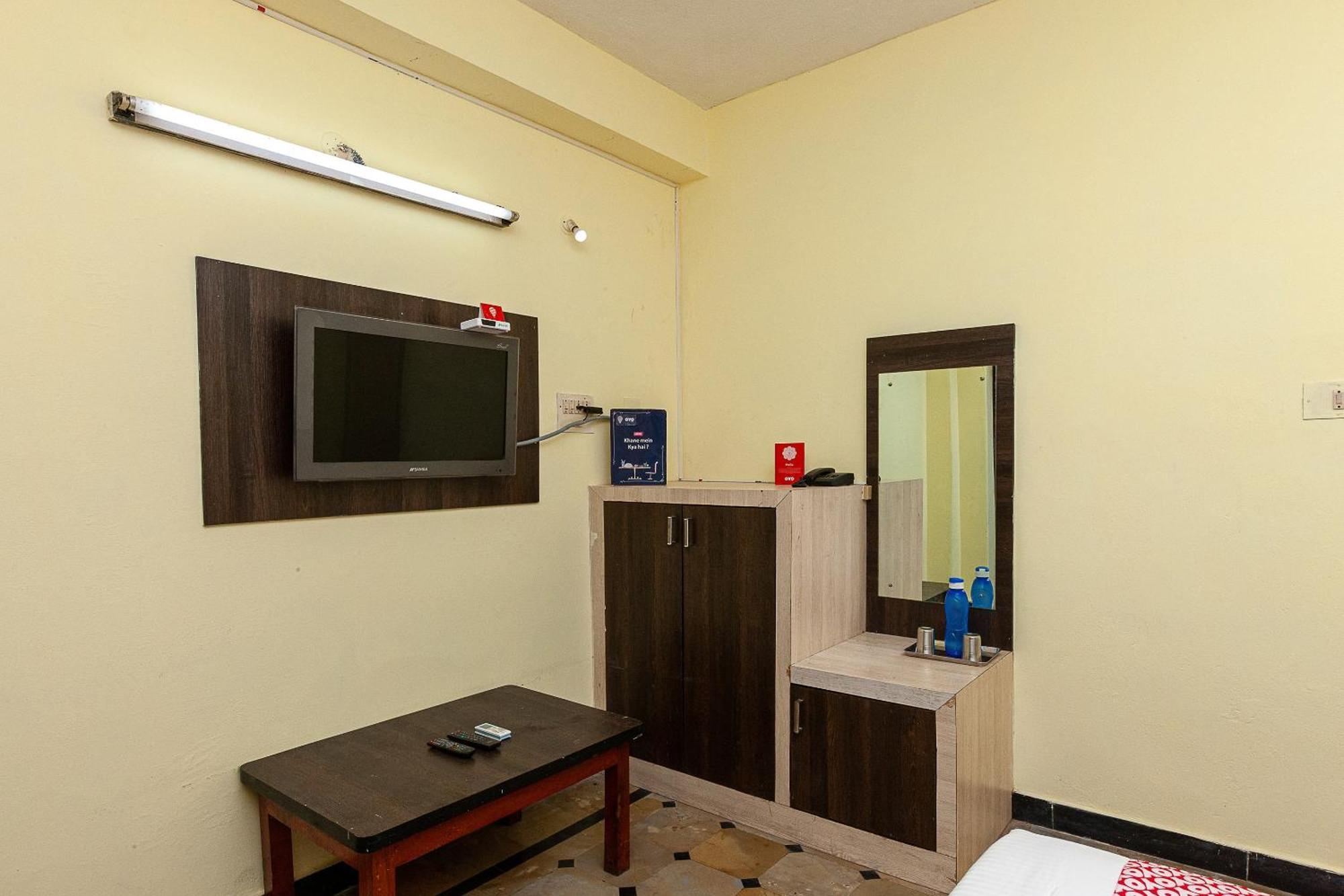 Tiruvannāmalai Collection O Ammayi Hotels & Resorts מראה חיצוני תמונה
