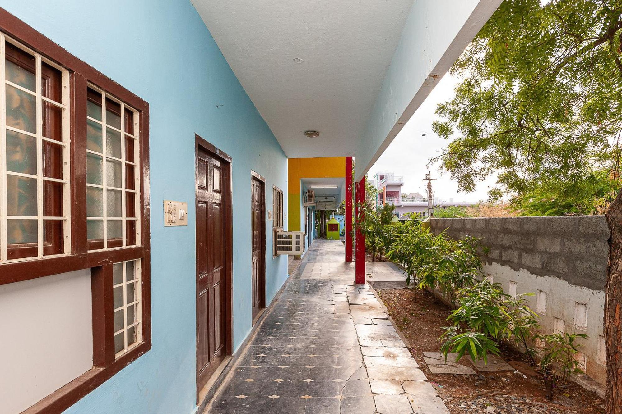 Tiruvannāmalai Collection O Ammayi Hotels & Resorts מראה חיצוני תמונה